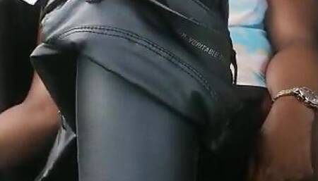 OnTaxi driver fucks a customer in public in the car