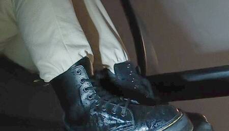 Nikestompers Crushing And Trampling