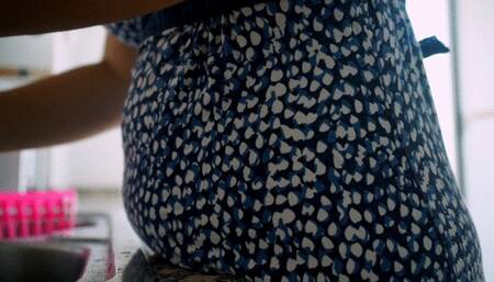 Eating until I look pregnant