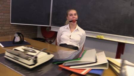 Denise Fakes a Robbery mp4 4k