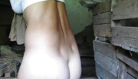 Insatiable MILF masturbates in neighbor's barn and squirts