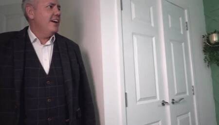 Milfs agree a Threesome for a discount