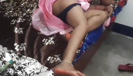 Garam bhabhi ne pati ko niche karke choda, horny indian lady sex