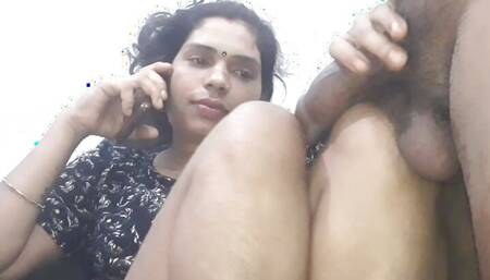 Bhabhi ko phone ne baat karte hue muth mari, payal sharma,indian lady mastrubation while talkine on mobile.