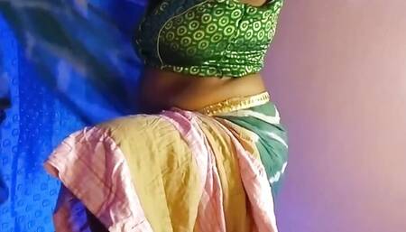 Desi Sexy Bhabhi Nude and Fingering Her Pussy