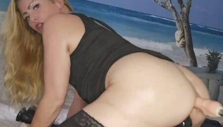 Extreme Squirting MILF with Dildo and Fuckingmachine
