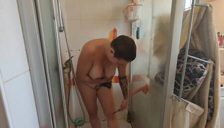 Busty MILF Toys Herself in the Shower Before a Date