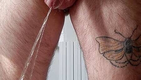 Cuca Noche big cock pissing