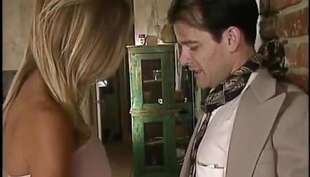 This real estate agent will do anything for the sale