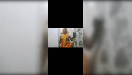 Hot sonusissy navel strp in saree