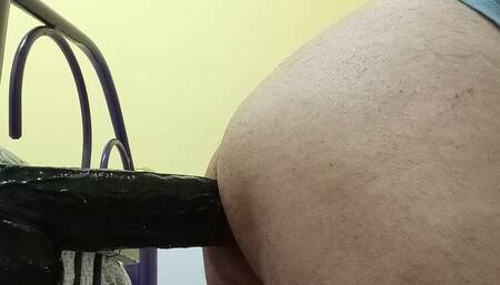 It´s Great to Film My Big Ass in Close-up, and How That Dildo Enters
