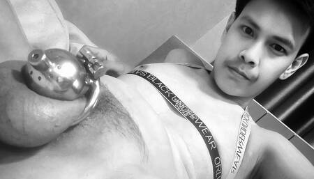 Xguszz in Bedroom