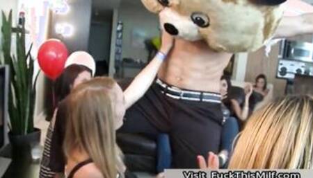 House Party With Taylor Kay, Luna Sky, Melanie Hicks And More! 2