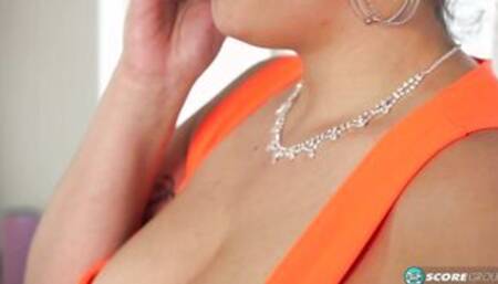 32H-Cup Bra-Buster's Beauty Sex Date