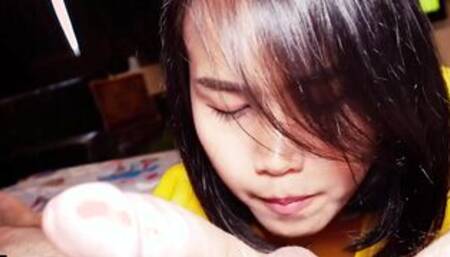 Asian teen girlfriend sucking big dick