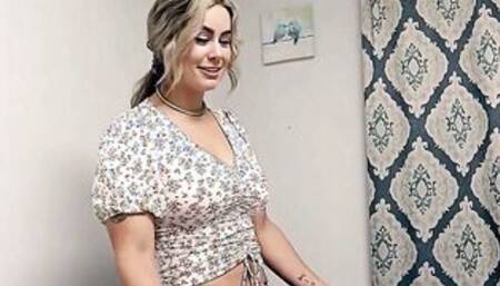 Singe room for me and my hot stepmom with big tits and perfect ass