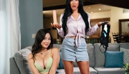 I got my hot stepmom to strapon fuck me