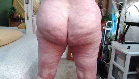 1014 Mature Curvy Beauty in an Ass Flexing and bouncing video