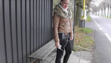 Mega Leggings Arsch wird ANAL gesprengt