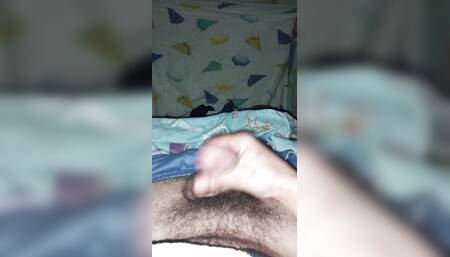 Amateur hairy handjob in the morning