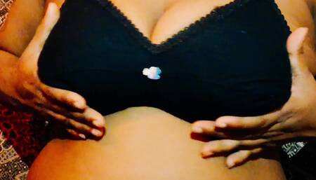 Desi Babhi Showing Big Boobs