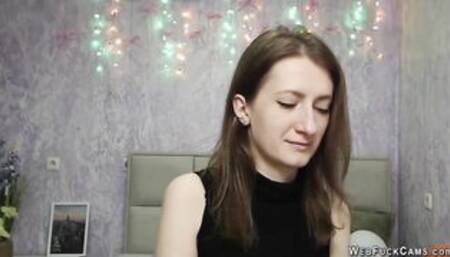 Amateur babe rubs boob on webcam solo show