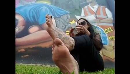 giantess unaware sexy soles barefoot outside toe wiggling wrinkled soles foot fetish spying