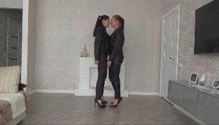 KISSING CONTEST (lm)