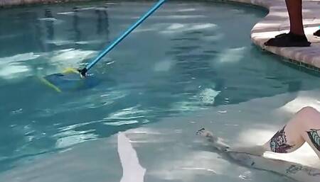 Pool Blowjob with Pedsrmeds