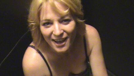 Carmen Meets And Plays With BBC Traveler At The Hole! (wmv)