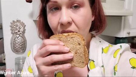 Chewing Chewy and Crunchy Sandwich (ID # 1869 HD 1080rez)