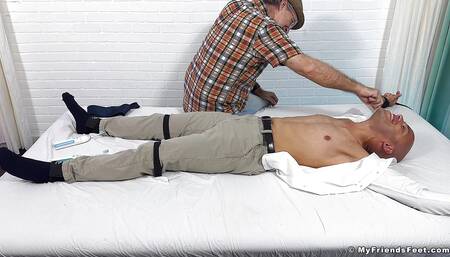 Submissive hunk Leon Carrera has himself tickle tormented