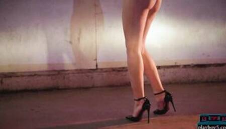 Big ass MILF blonde Polina striptease