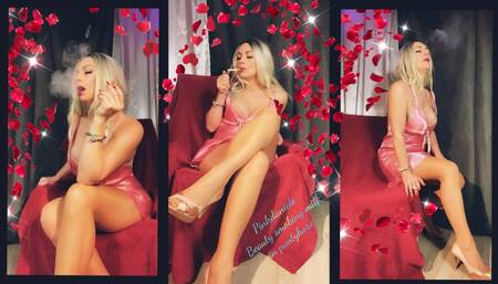 Beauty smoking milf in pantyhose