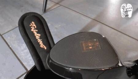 Cig crush under brand new Mules