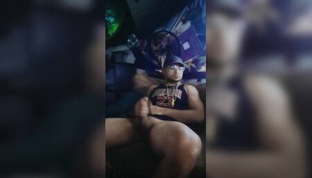 YOUNG HUNK STUD POPS IT AS HE STROKES COCK FOR YOU! HUGE CUMSHOT!