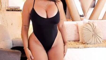 Latina Babe Sucking With Her Dildo Before She Fucks Her Tits