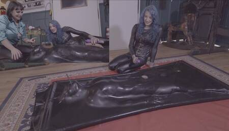 LILLI BAYLE & LILY DUPONT - The vacuum-packed slave - Vacuuming, handjobs