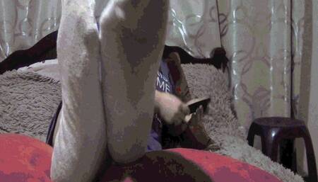 Severe itching and smell of my smelly socks and feet mp4