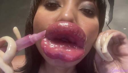 RubyDollLipz's 9-5-23 Growing XXL Doll Lips