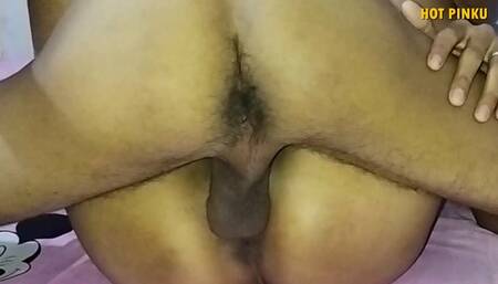 Indian Bhabhi Pinku's first time, Suhaagraat with her husband Hindi
