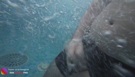 Jerking off in a Jacuzzi - Risky