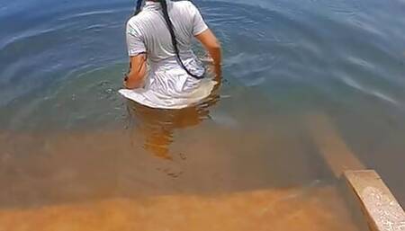 Srilankan school girl bathiin in tank, outside sex video.jangal  sex,asian out side sexy girl video