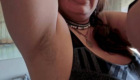 Workouts are the Pits - Lady Glamaezon enchants in this sexy armpit worship clip featuring her amazonian body, sweat fetish, workout clothing, and more