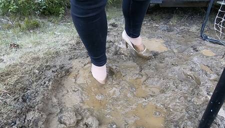 Heels, obstacle course and mud