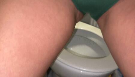 Girl likes to Pee in toilet piss compilation