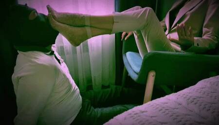 I'll gag you with my socks (footfetish gagging)