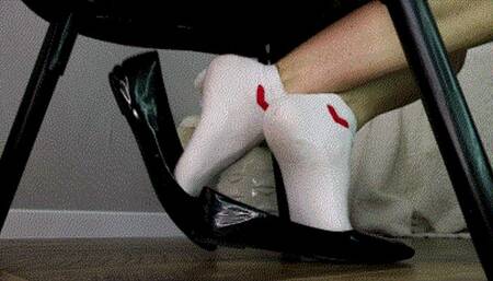 She play with ballet flats