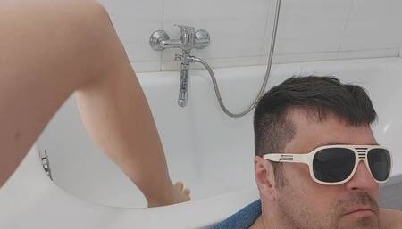 Her big ass washes my head
