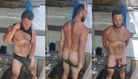 I let a bunch of gay guys watch me masturbate on cam